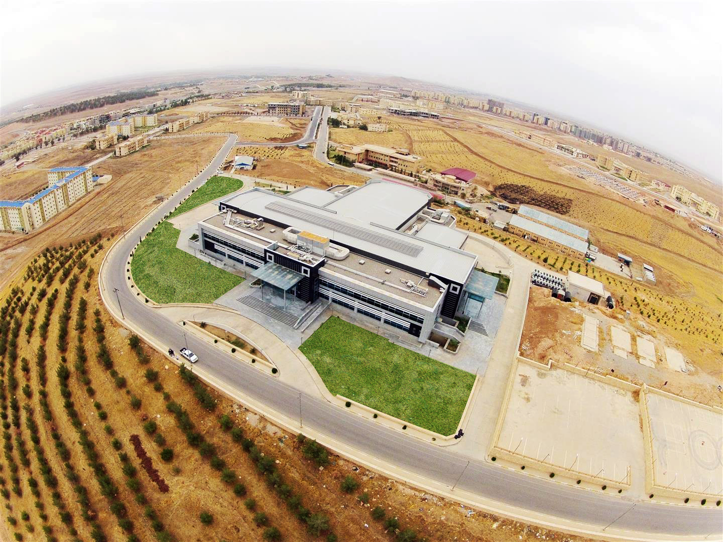 Duhok Üniversitesi Kongre Merkezi